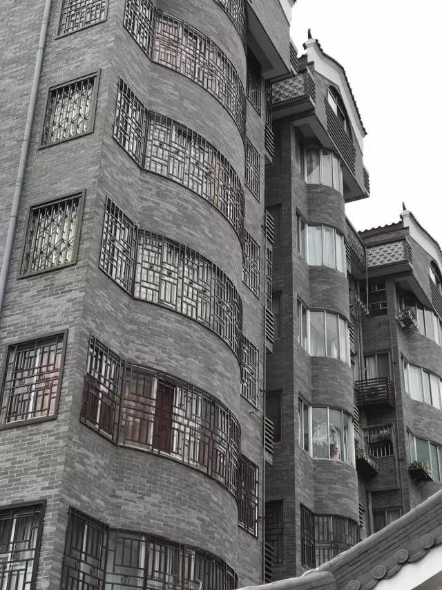 柔性飾面片材在城鎮(zhèn)舊小區(qū)改造的優(yōu)勢(shì)有哪些？